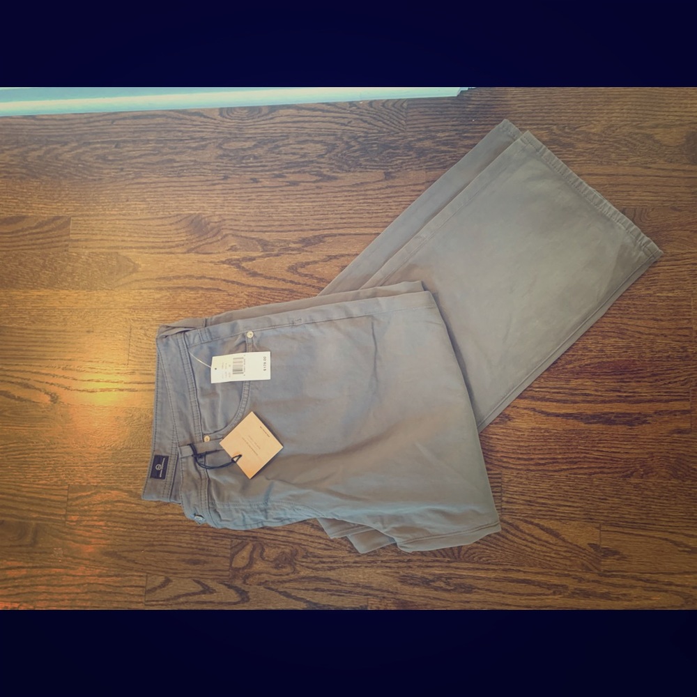 AG The Protege Straight Leg Size 38 x 34 Soy